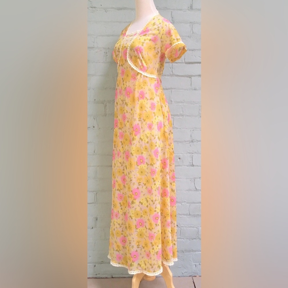 Vintage Floral Yellow & Pink Maxi Nightgown